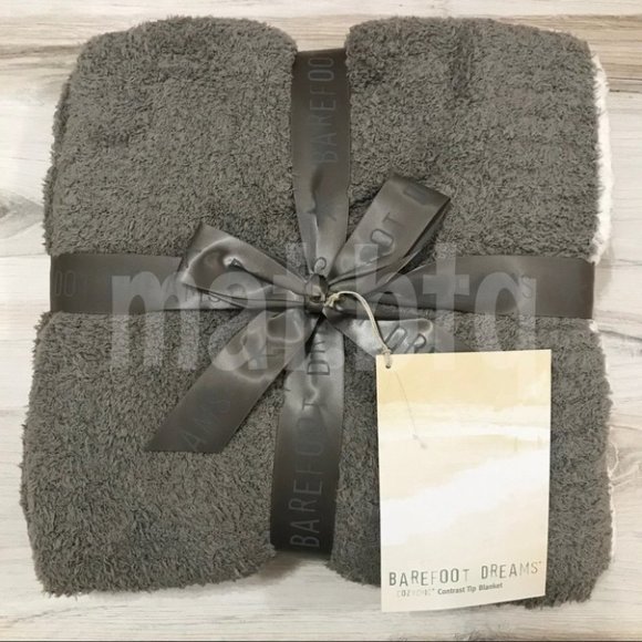 Barefoot Dreams Other - Barefoot Dreams CozyChic Rib Trim Throw 45” x 60”